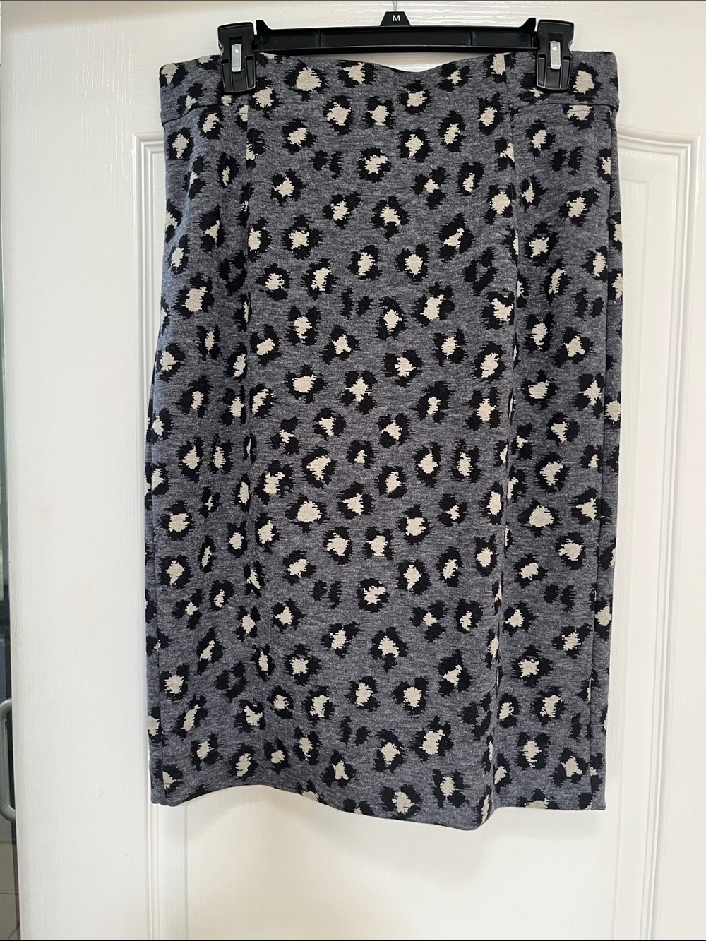 Loft Gray Leopard Print Knit pencil Skirt, M